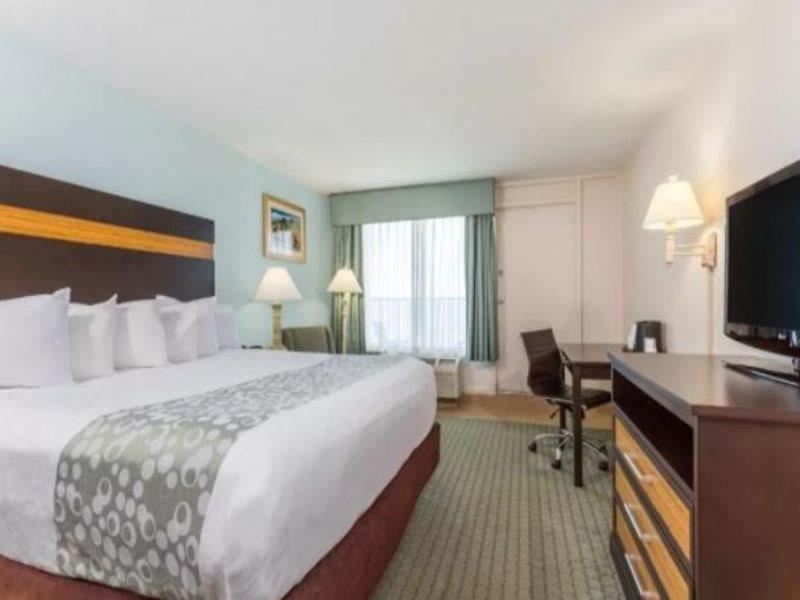 Ramada Plaza By Wyndham Nags Head Oceanfront Hotel Kill Devil Hills Buitenkant foto