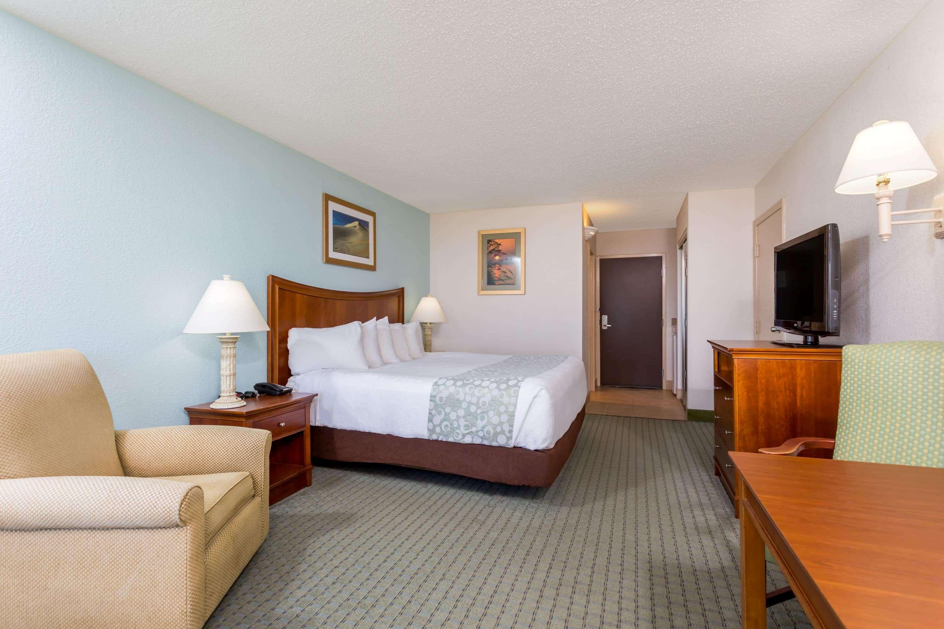 Ramada Plaza By Wyndham Nags Head Oceanfront Hotel Kill Devil Hills Buitenkant foto