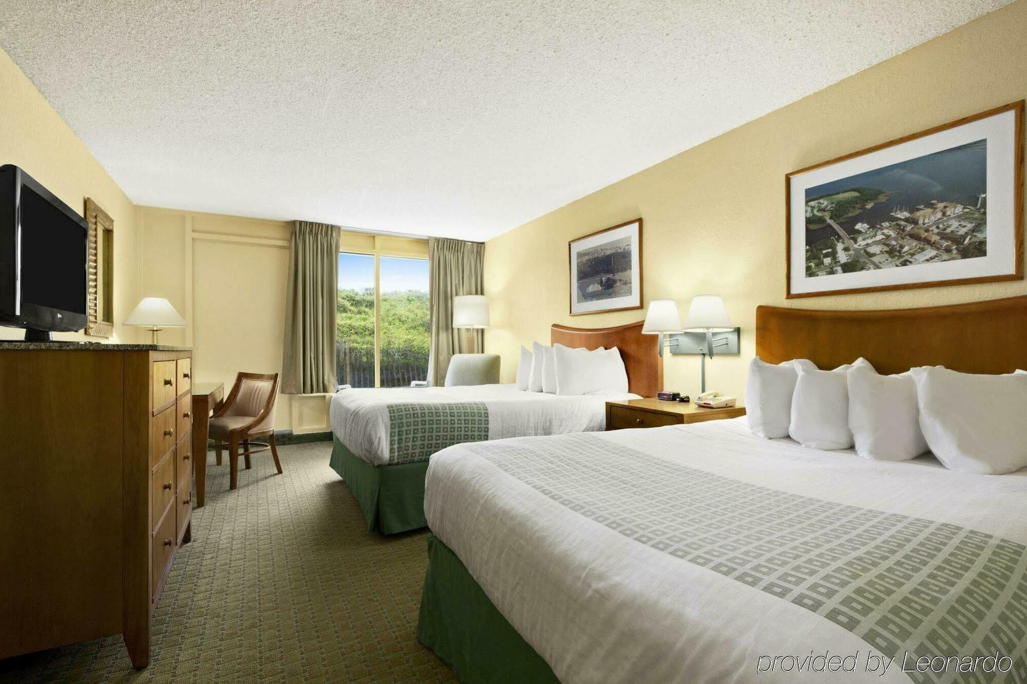 Ramada Plaza By Wyndham Nags Head Oceanfront Hotel Kill Devil Hills Buitenkant foto